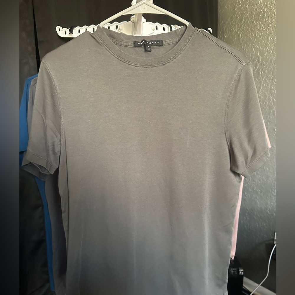 Robert Barakett Tshirt! LIKE NEW!